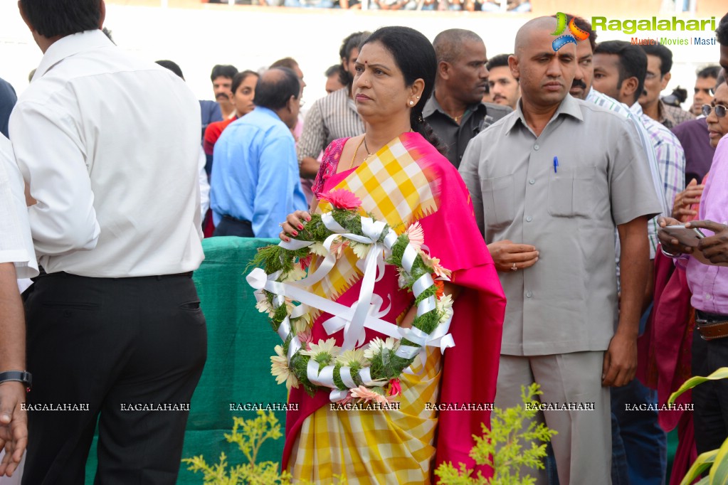 Celebrities pay homage to Dr. Akkineni Nageswara Rao