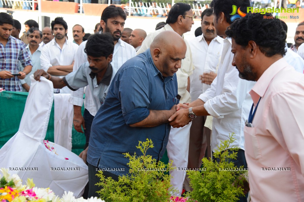 Celebrities pay homage to Dr. Akkineni Nageswara Rao