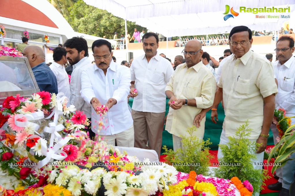 Celebrities pay homage to Dr. Akkineni Nageswara Rao