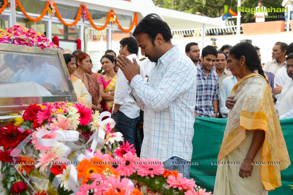 Celebrities pay homage to Dr. Akkineni Nageswara Rao