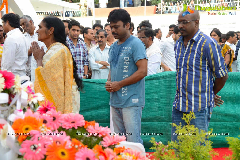 Celebrities pay homage to Dr. Akkineni Nageswara Rao