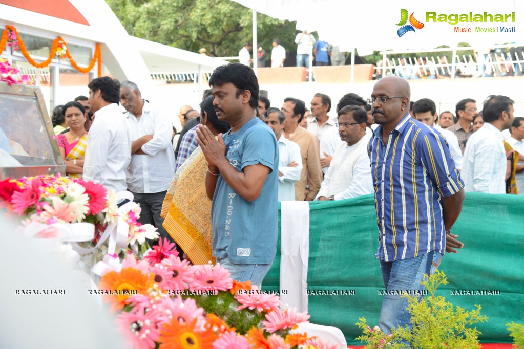 Celebrities pay homage to Dr. Akkineni Nageswara Rao