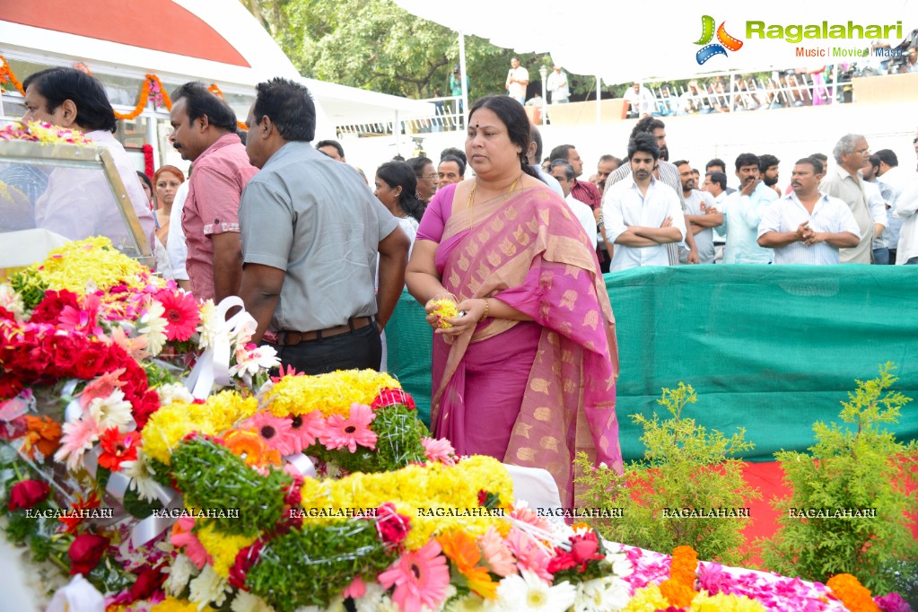 Celebrities pay homage to Dr. Akkineni Nageswara Rao