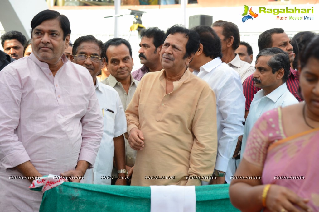 Celebrities pay homage to Dr. Akkineni Nageswara Rao