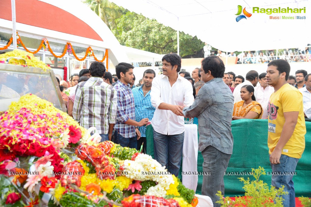 Celebrities pay homage to Dr. Akkineni Nageswara Rao