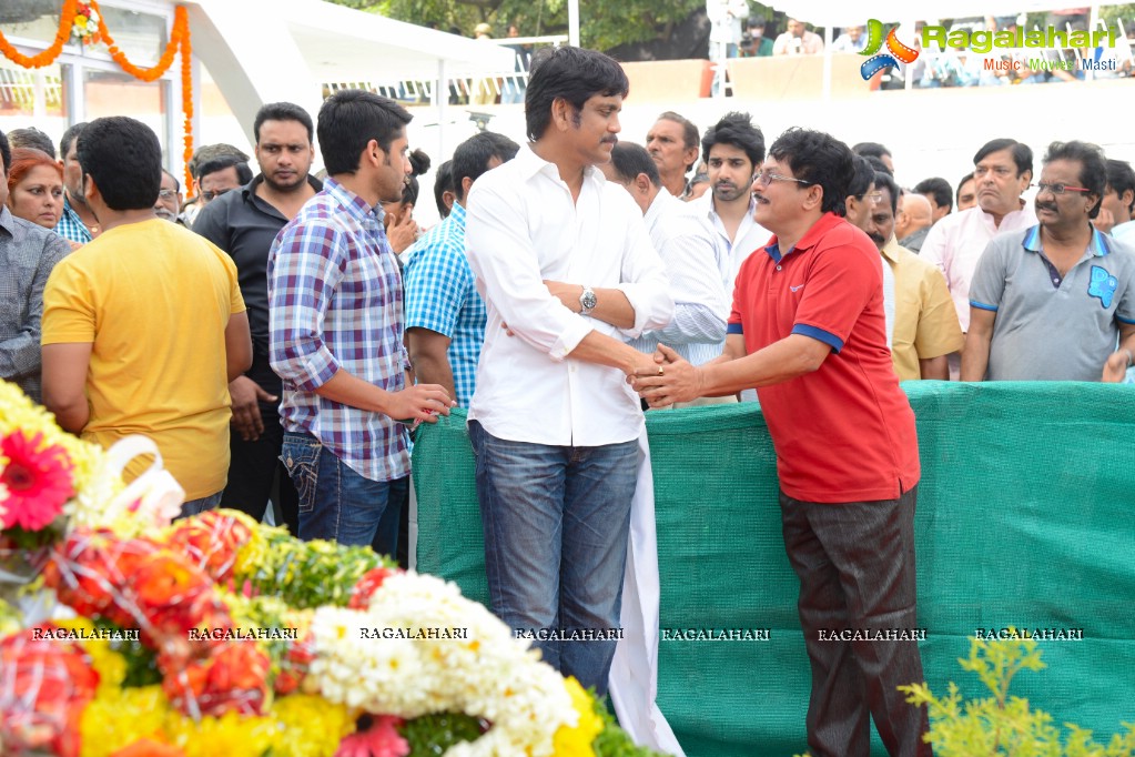 Celebrities pay homage to Dr. Akkineni Nageswara Rao