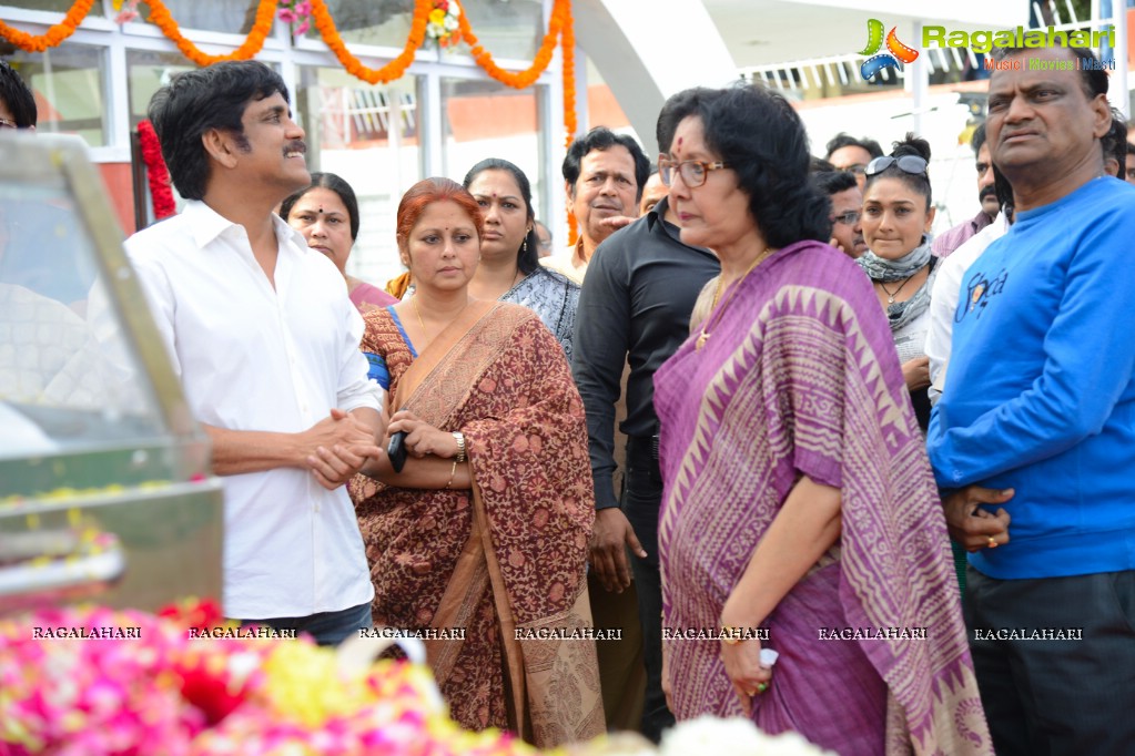 Celebrities pay homage to Dr. Akkineni Nageswara Rao