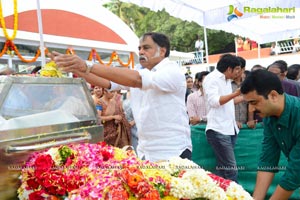 Celebrities pay homage to ANR