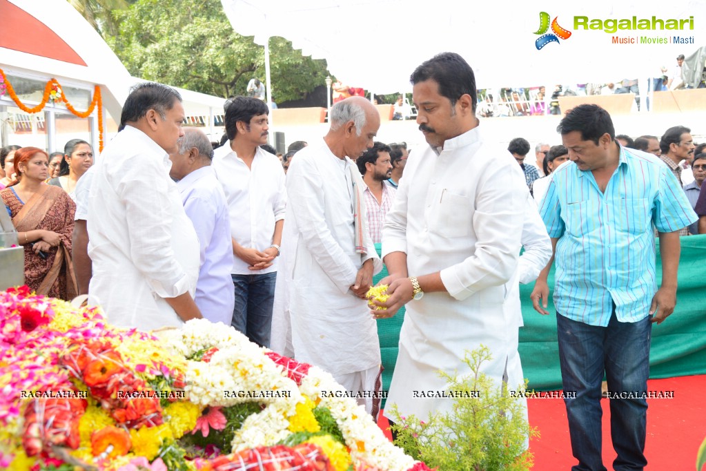 Celebrities pay homage to Dr. Akkineni Nageswara Rao