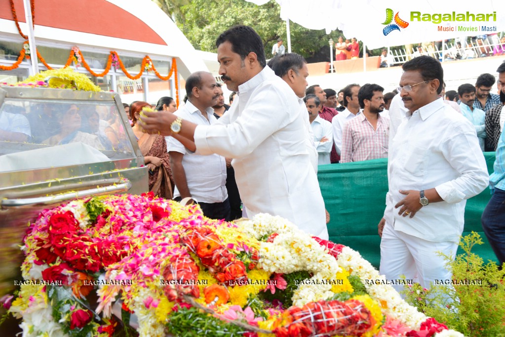 Celebrities pay homage to Dr. Akkineni Nageswara Rao