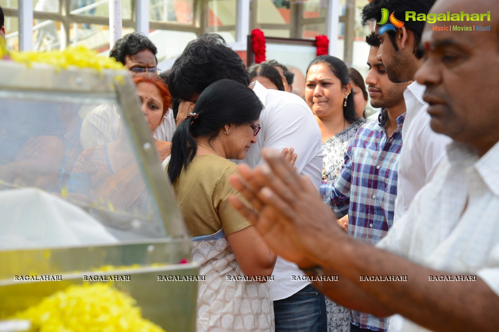 Celebrities pay homage to Dr. Akkineni Nageswara Rao