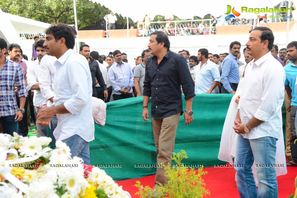 Celebrities pay homage to Dr. Akkineni Nageswara Rao