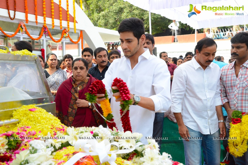 Celebrities pay homage to Dr. Akkineni Nageswara Rao