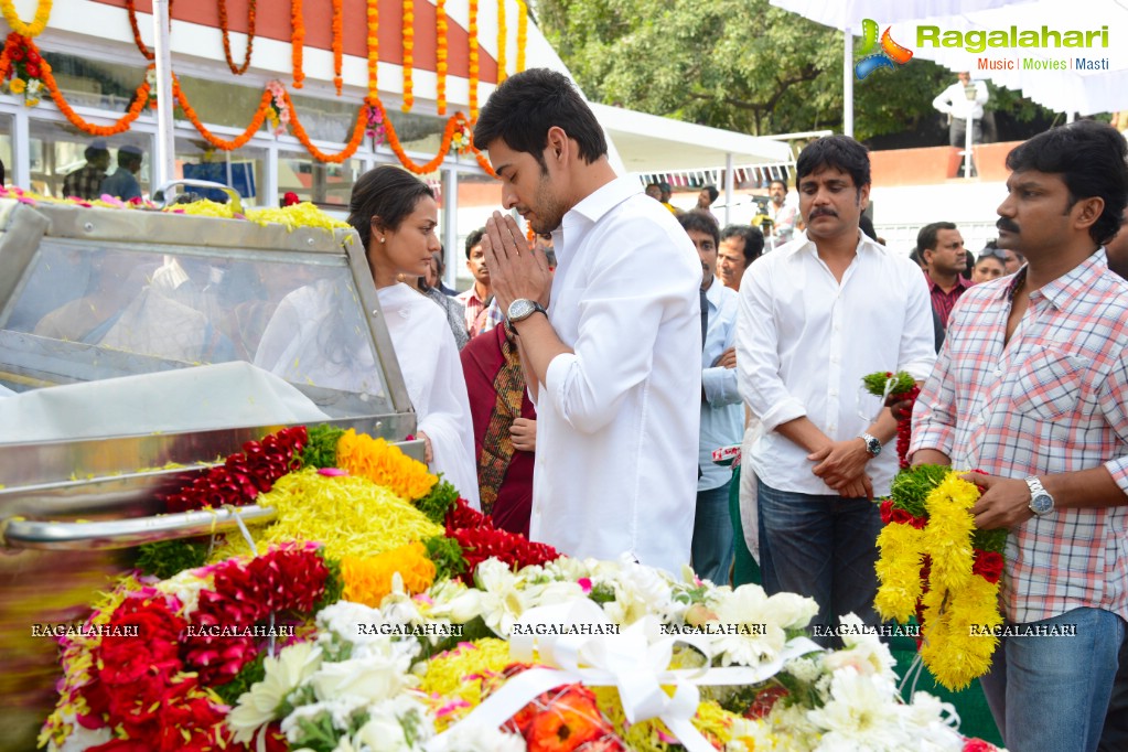 Celebrities pay homage to Dr. Akkineni Nageswara Rao