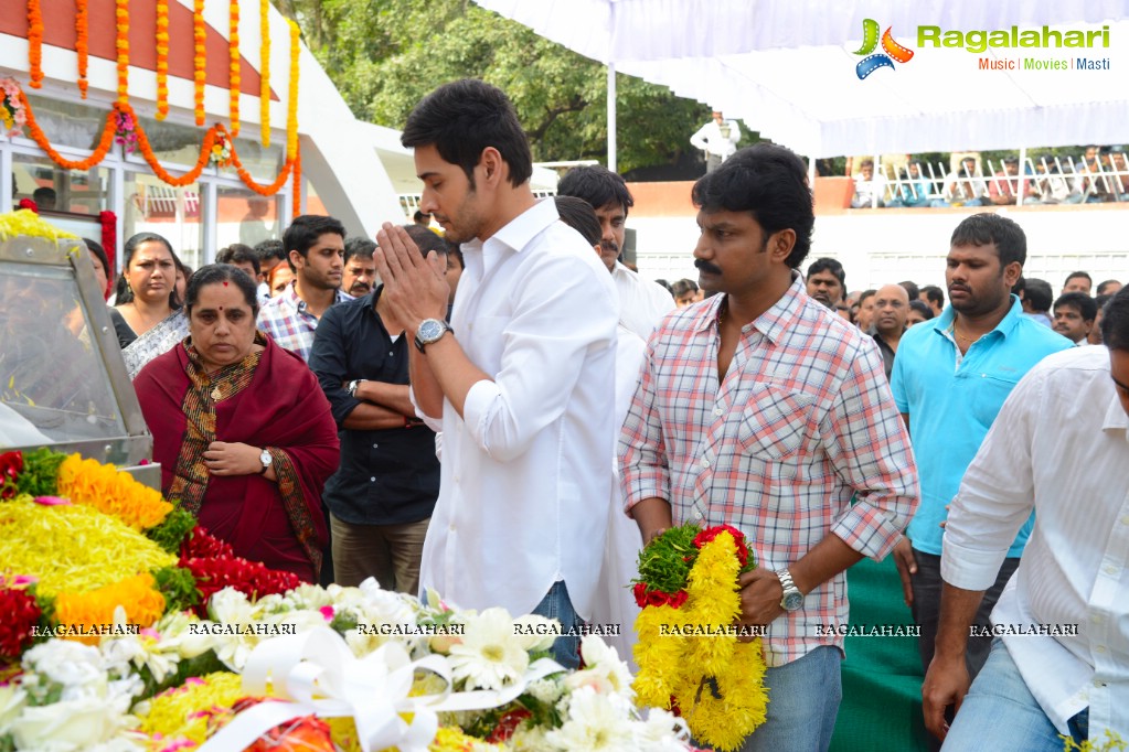 Celebrities pay homage to Dr. Akkineni Nageswara Rao