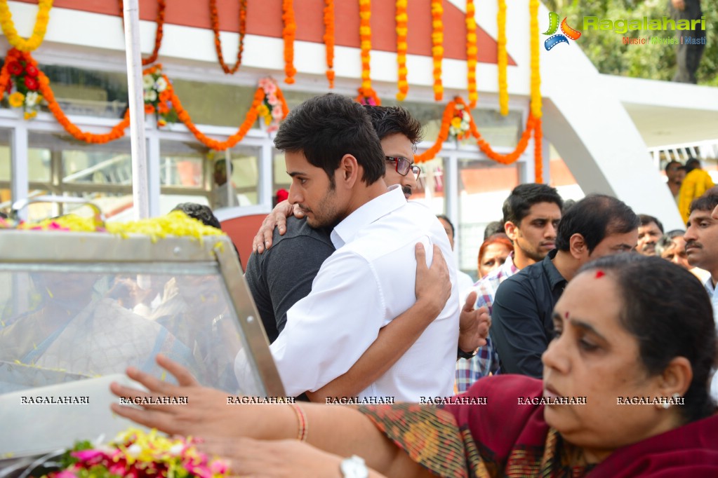 Celebrities pay homage to Dr. Akkineni Nageswara Rao