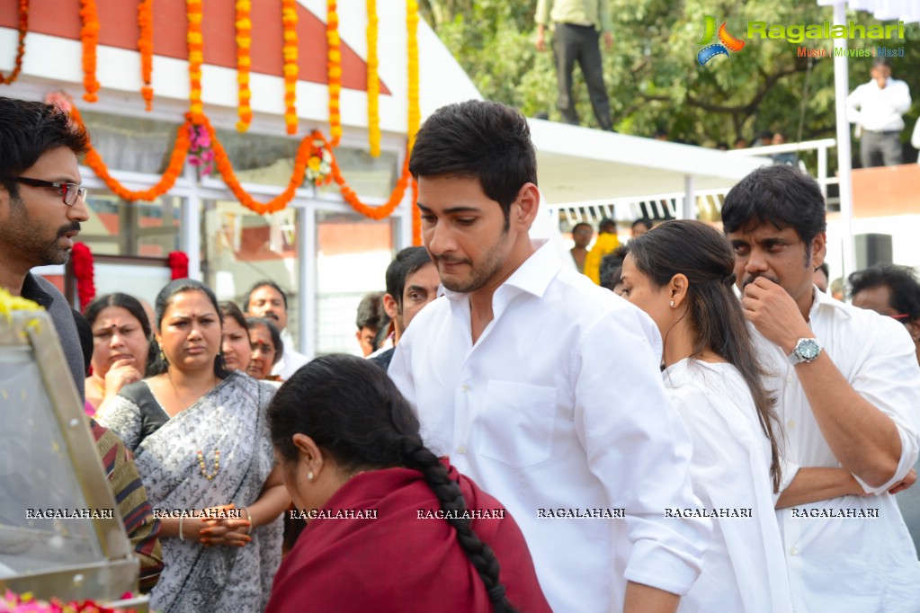 Celebrities pay homage to Dr. Akkineni Nageswara Rao