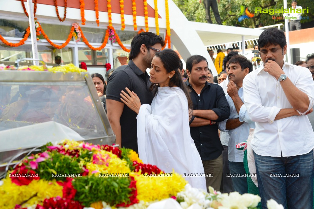 Celebrities pay homage to Dr. Akkineni Nageswara Rao