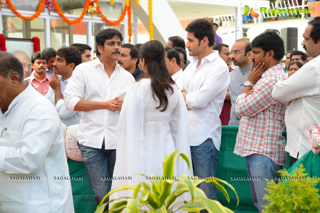 Celebrities pay homage to Dr. Akkineni Nageswara Rao