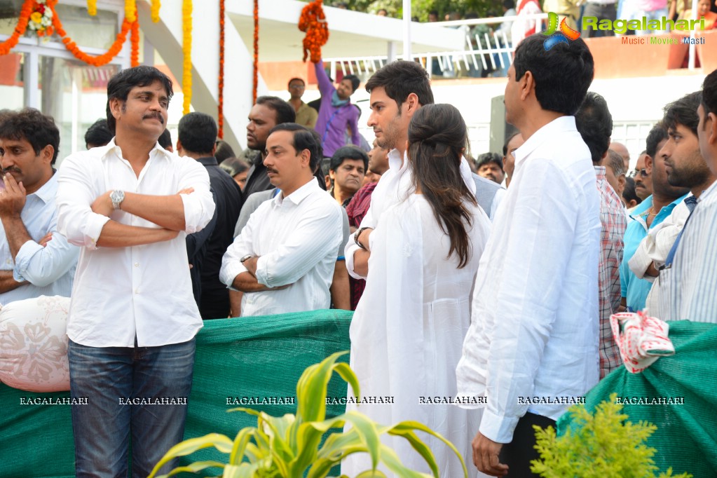 Celebrities pay homage to Dr. Akkineni Nageswara Rao