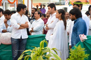 Celebrities pay homage to ANR