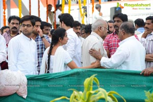 Celebrities pay homage to ANR