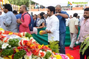 Celebrities pay homage to ANR