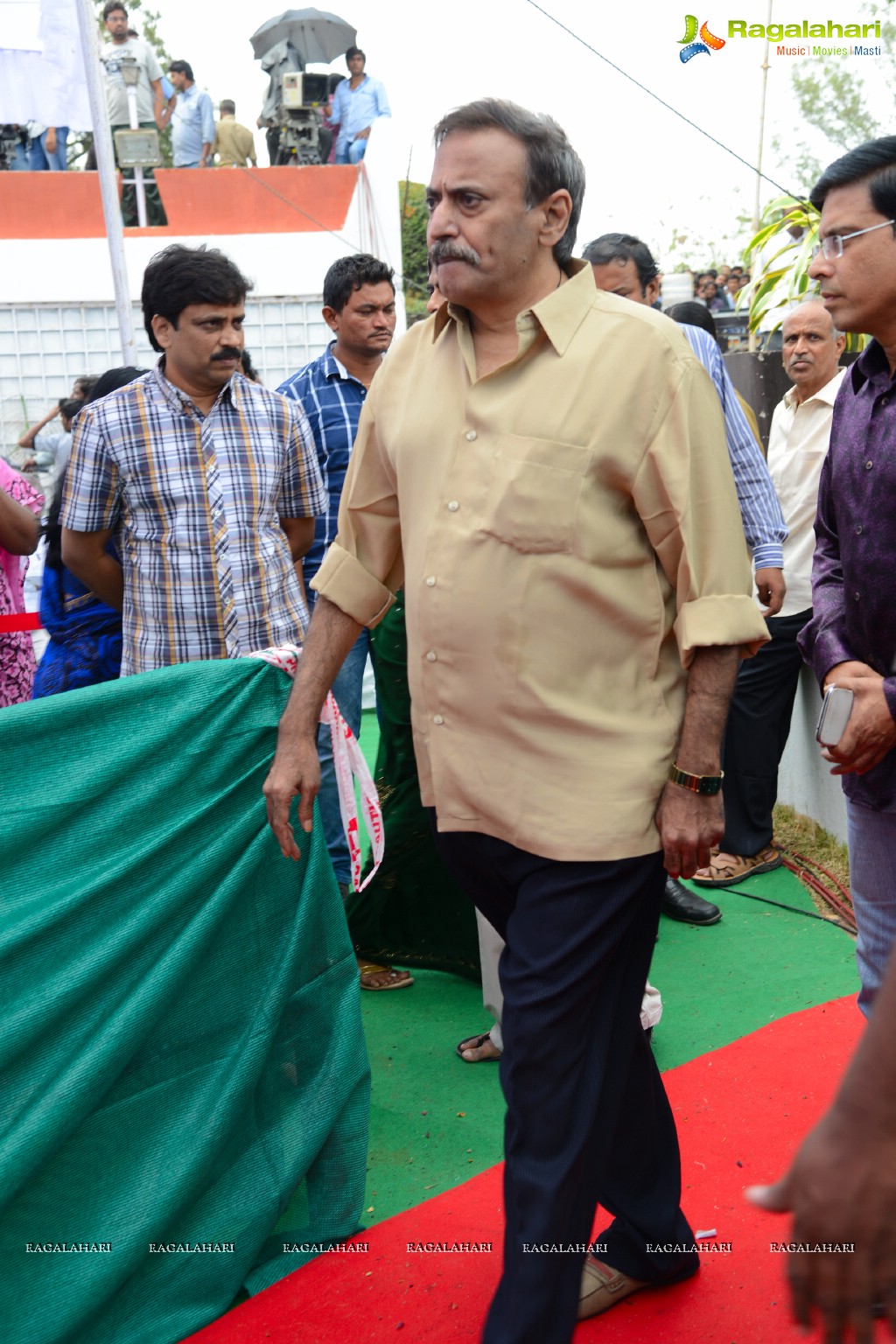 Celebrities pay homage to Dr. Akkineni Nageswara Rao