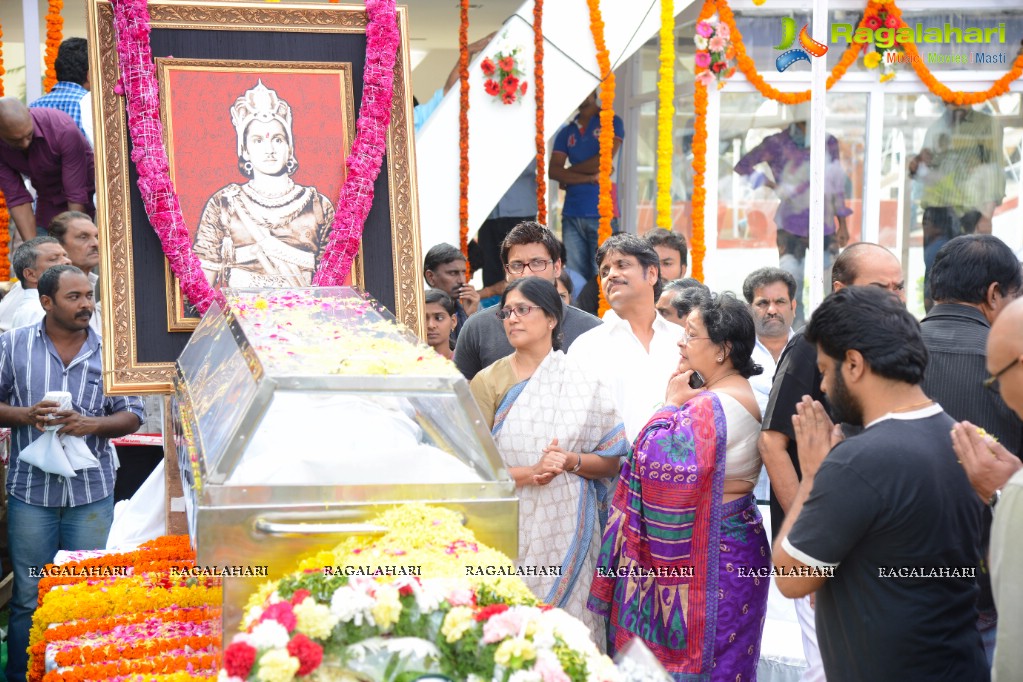 Celebrities pay homage to Dr. Akkineni Nageswara Rao