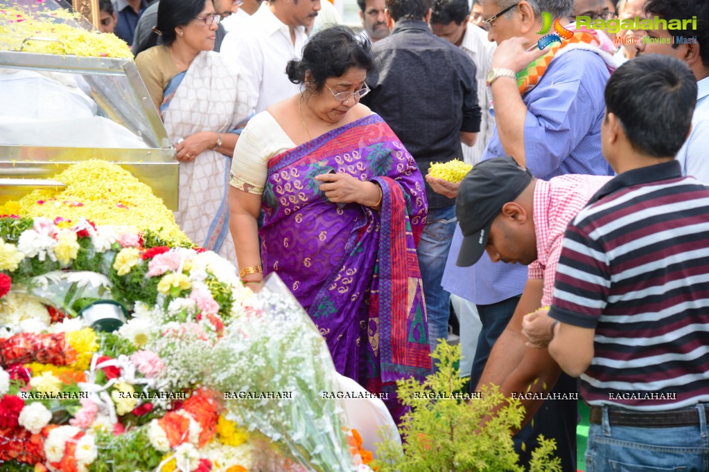 Celebrities pay homage to Dr. Akkineni Nageswara Rao