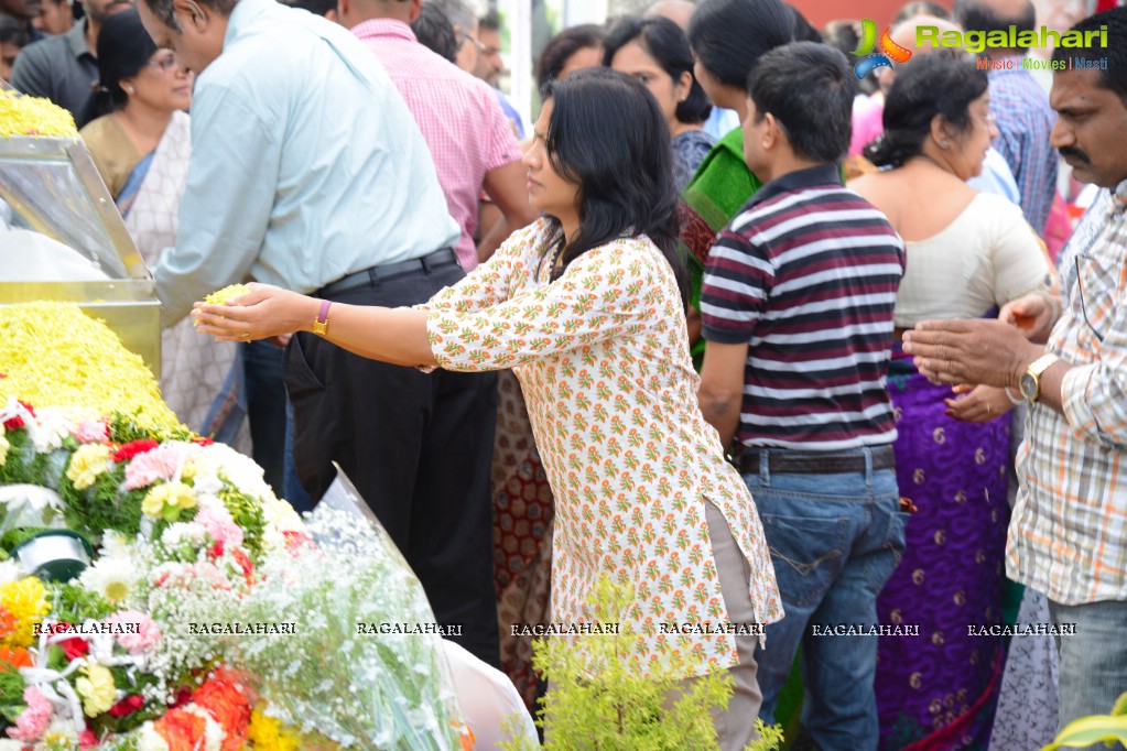 Celebrities pay homage to Dr. Akkineni Nageswara Rao