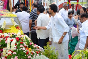 Celebrities pay homage to ANR