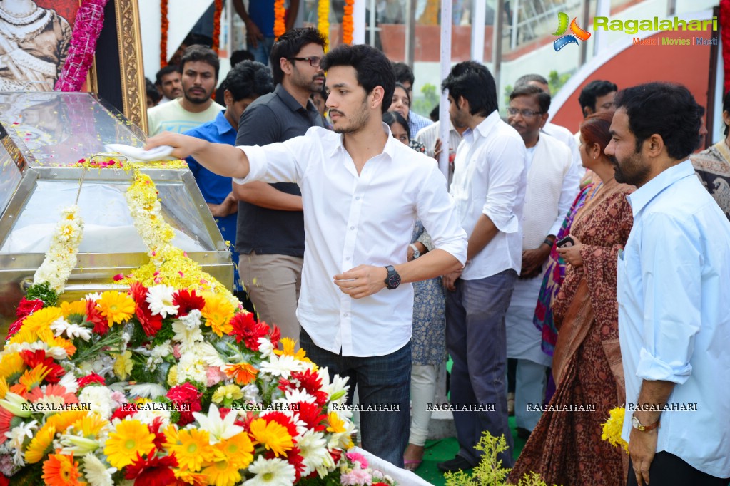 Celebrities pay homage to Dr. Akkineni Nageswara Rao