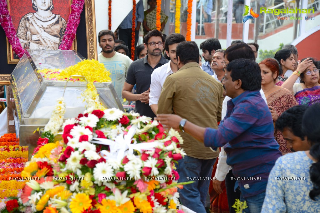 Celebrities pay homage to Dr. Akkineni Nageswara Rao