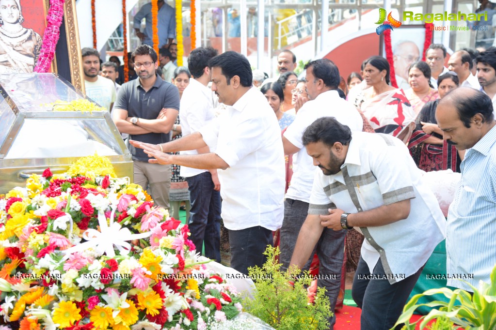 Celebrities pay homage to Dr. Akkineni Nageswara Rao