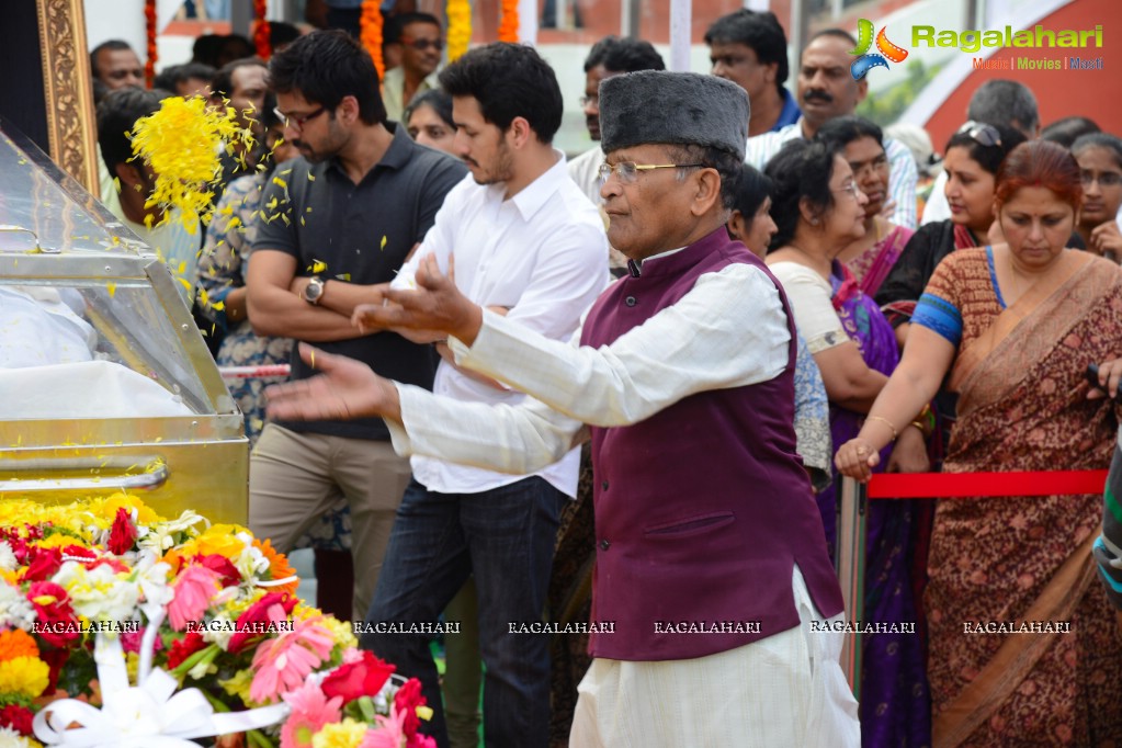 Celebrities pay homage to Dr. Akkineni Nageswara Rao