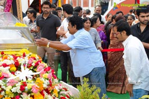 Celebrities pay homage to ANR