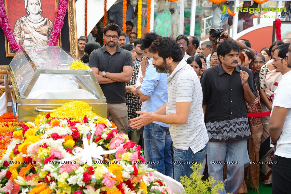 Celebrities pay homage to Dr. Akkineni Nageswara Rao