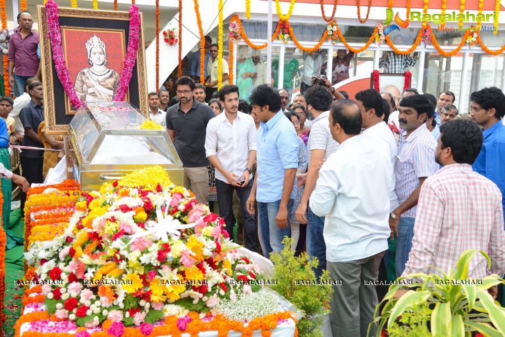 Celebrities pay homage to Dr. Akkineni Nageswara Rao