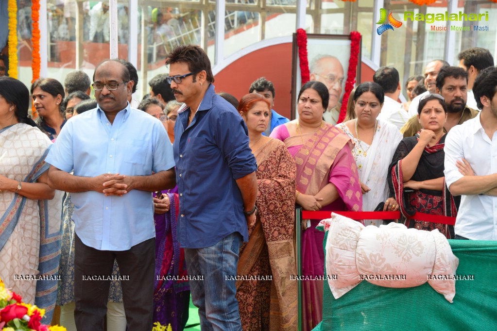 Celebrities pay homage to Dr. Akkineni Nageswara Rao