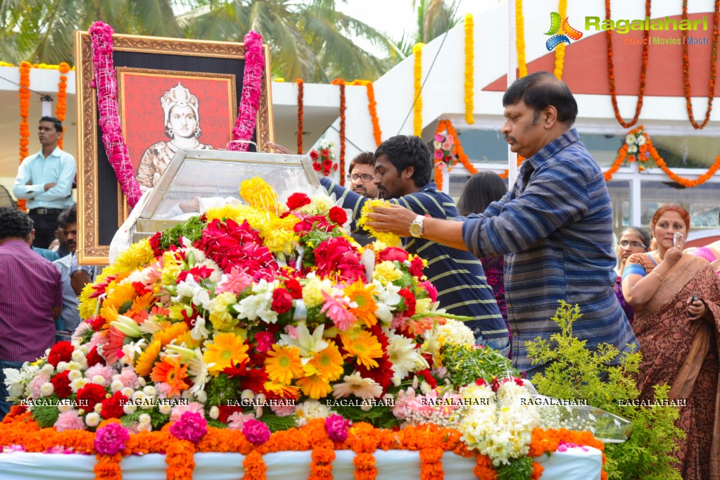 Celebrities pay homage to Dr. Akkineni Nageswara Rao