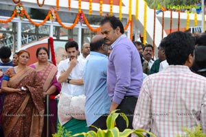 Celebrities pay homage to ANR