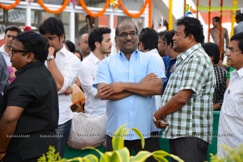 Celebrities pay homage to Dr. Akkineni Nageswara Rao