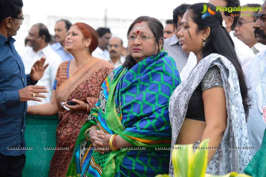 Celebrities pay homage to Dr. Akkineni Nageswara Rao