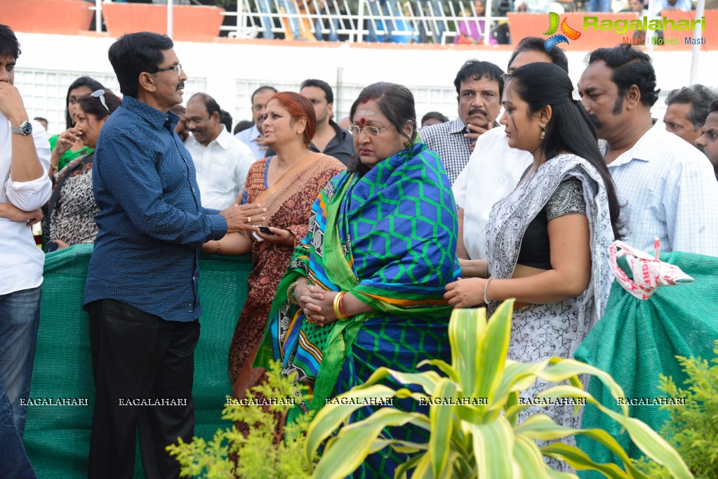 Celebrities pay homage to Dr. Akkineni Nageswara Rao