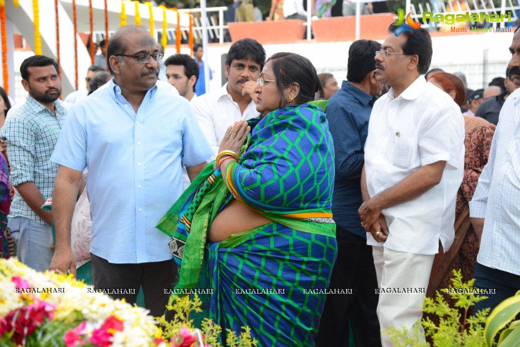 Celebrities pay homage to Dr. Akkineni Nageswara Rao