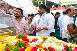 Celebrities pay homage to ANR