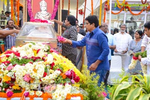 Celebrities pay homage to ANR