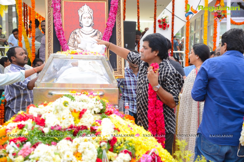 Celebrities pay homage to Dr. Akkineni Nageswara Rao