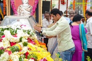 Celebrities pay homage to ANR